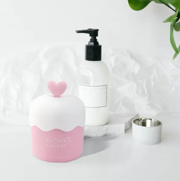 Facial Foam Whip to Cleansing Travel Color